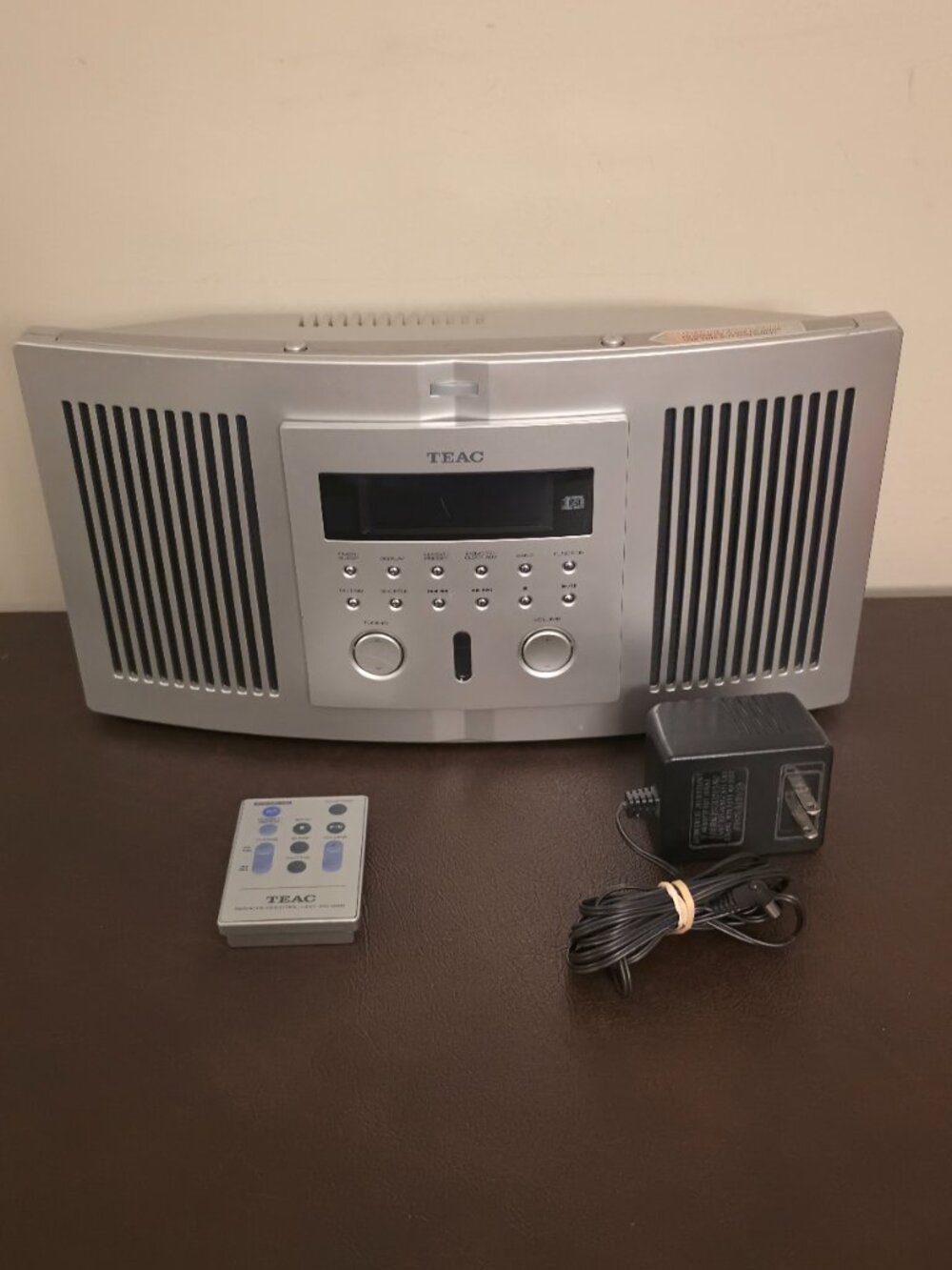 TEAC Model No. CD-X6 Stereo System CD player AM/FM Radio Turner w/ Remote.